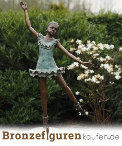 Ballerina als Gartenskulptur