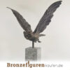 fliegende Eule figur aus Bronze