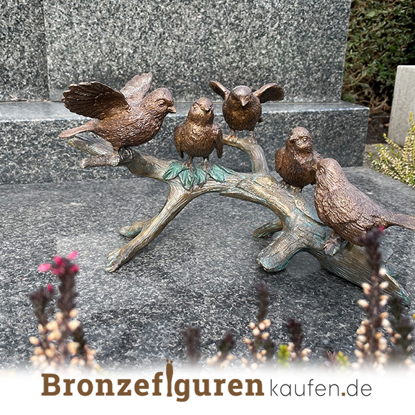 bfk-klein-grabfigur-vogels-auf-ast bfk-klein-grabfigur-vogels-auf-ast